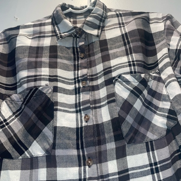 Black & White Plaid AMBIANCE Top • Sleeve button thingy • Size Small/Medium - Picture 3 of 6